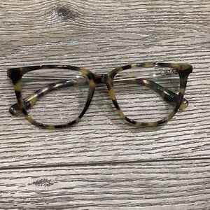 Kenzo Tortoise/Gold KZ500041 056
Eyeglasses Frames